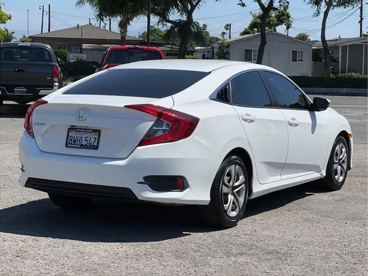 WHITE, 2018 HONDA CIVIC Image 5