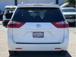 WHITE, 2017 TOYOTA SIENNA Thumnail Image 4