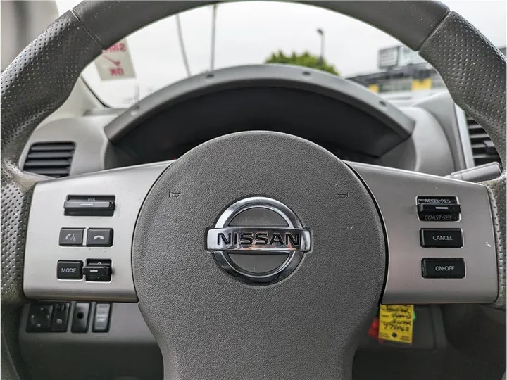 SILVER, 2019 NISSAN FRONTIER CREW CAB Image 15