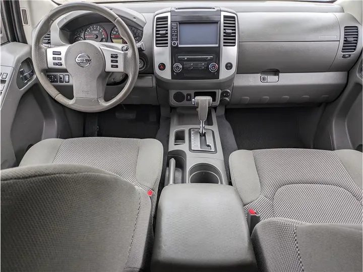 SILVER, 2019 NISSAN FRONTIER CREW CAB Image 17