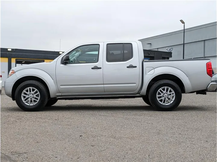 SILVER, 2019 NISSAN FRONTIER CREW CAB Image 2