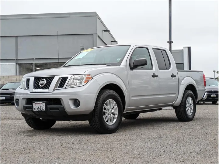 SILVER, 2019 NISSAN FRONTIER CREW CAB Image 1