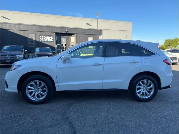 WHITE, 2018 ACURA RDX Image 2