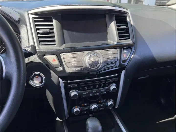 BLACK, 2019 NISSAN PATHFINDER Image 18