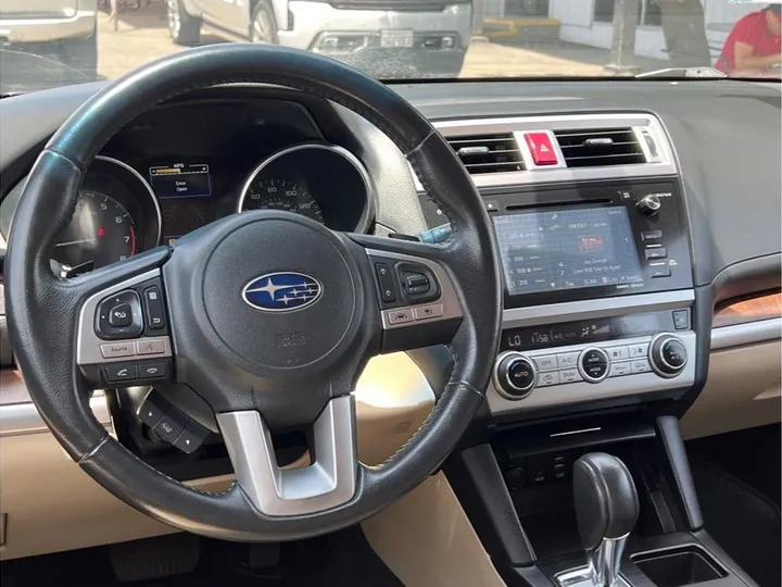 WHITE, 2017 SUBARU OUTBACK Image 15