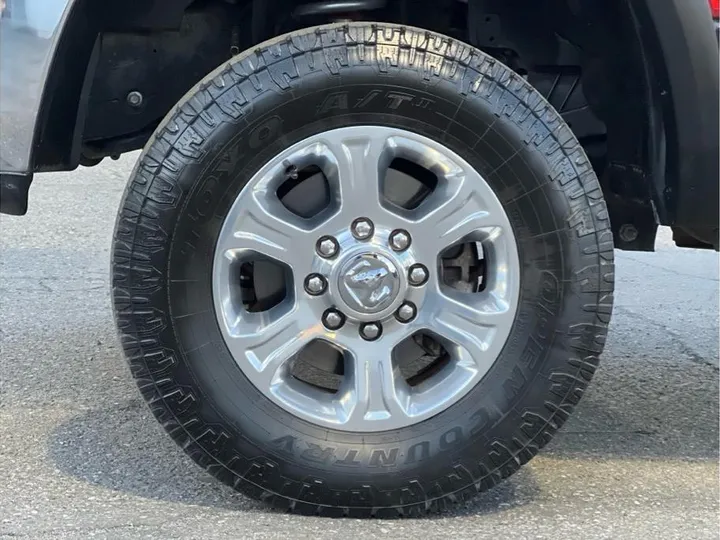 MAROON, 2013 RAM 2500 CREW CAB Image 12