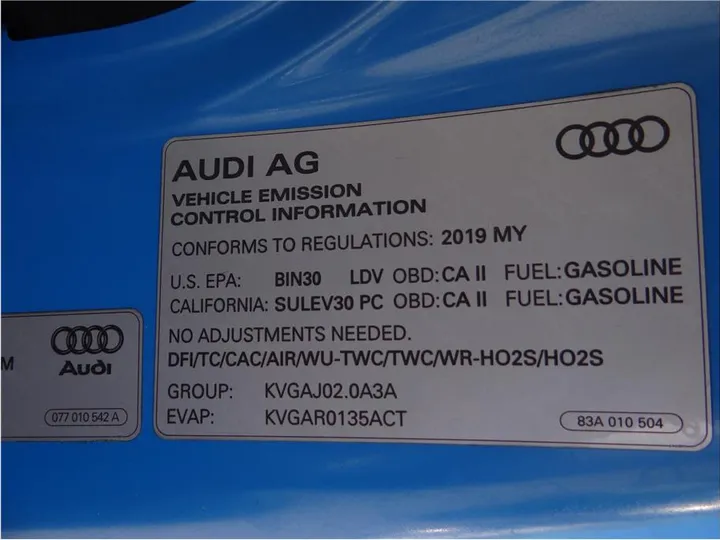 BLUE, 2019 AUDI Q3 Image 28