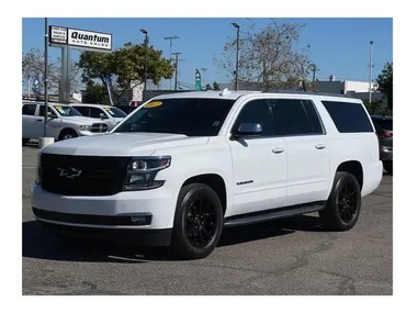 WHITE, 2017 CHEVROLET SUBURBAN Image 28