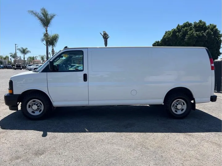 WHITE, 2017 CHEVROLET EXPRESS 3500 CARGO Image 2