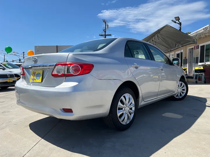 2013 TOYOTA COROLLA Image 5