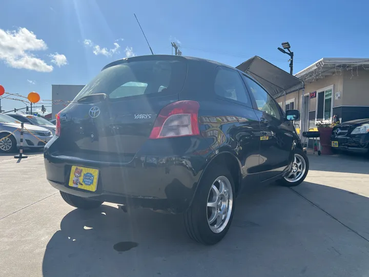 BLACK, 2008 TOYOTA YARIS Image 5