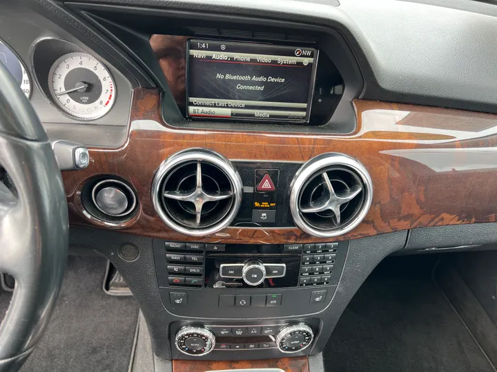 GRAY, 2015 MERCEDES-BENZ GLK-CLASS Image 10