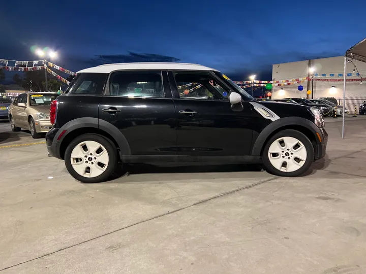 Black, 2011 MINI COUNTRYMAN Image 4