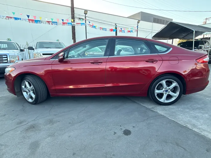RED, 2016 FORD FUSION Image 8