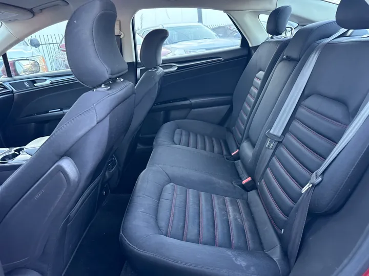 RED, 2016 FORD FUSION Image 12