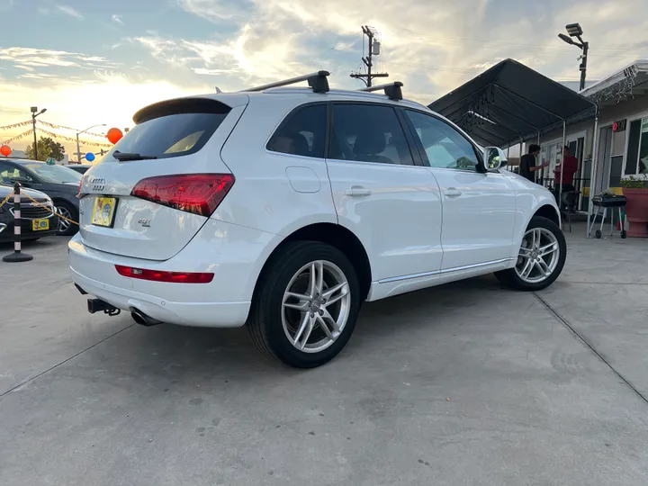 White, 2013 AUDI Q5 Image 5