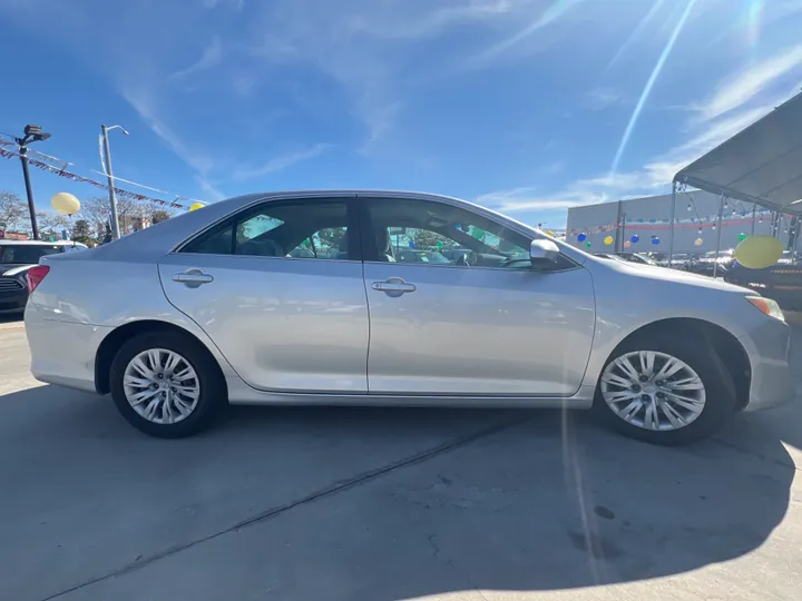 SILVER, 2012 TOYOTA CAMRY Image 4