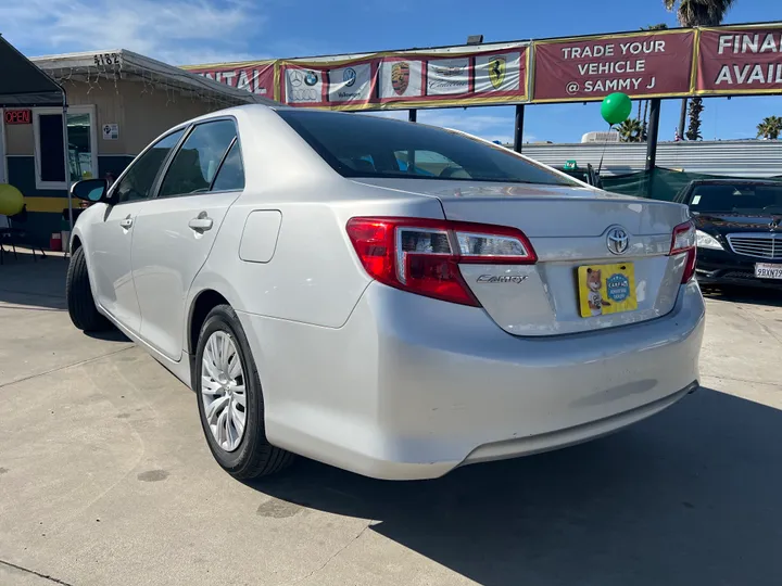 SILVER, 2012 TOYOTA CAMRY Image 7