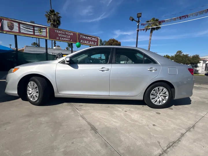 SILVER, 2012 TOYOTA CAMRY Image 8