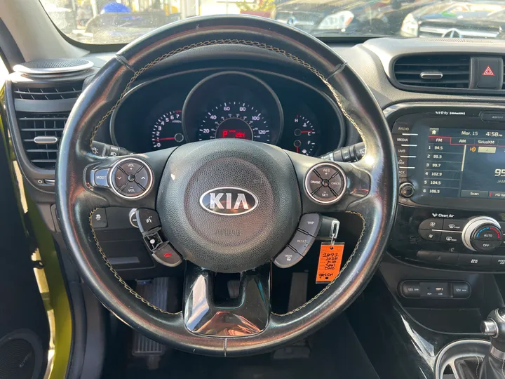 GREEN, 2016 KIA SOUL Image 8