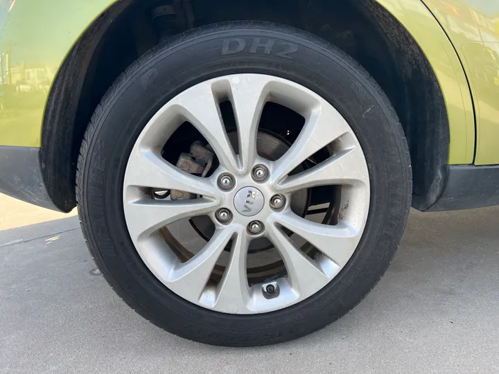 GREEN, 2016 KIA SOUL Image 20