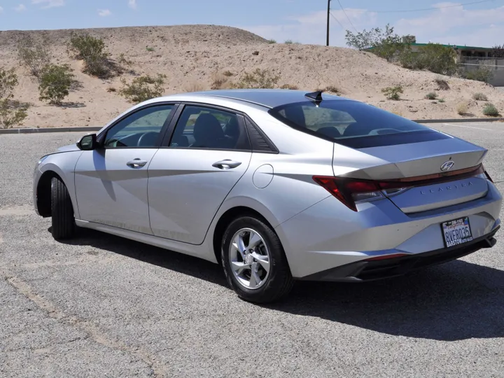 SILVER, 2021 HYUNDAI ELANTRA Image 5