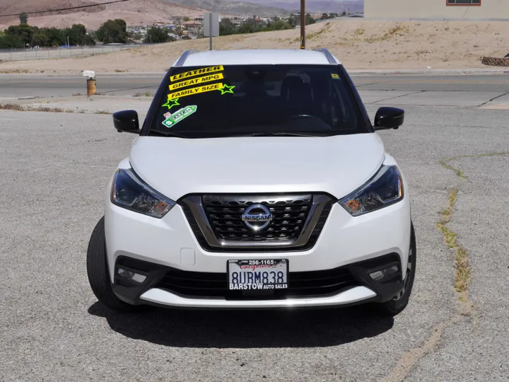 WHITE, 2020 NISSAN KICKS Image 2