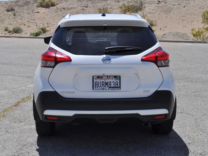 WHITE, 2020 NISSAN KICKS Image 6