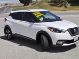 WHITE, 2020 NISSAN KICKS Thumnail Image 9