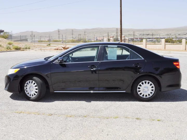 BLACK, 2013 TOYOTA CAMRY Image 4