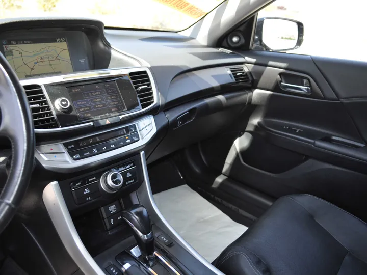 BLACK, 2015 HONDA ACCORD Image 23