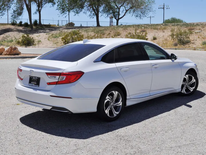 WHITE, 2020 HONDA ACCORD Image 7