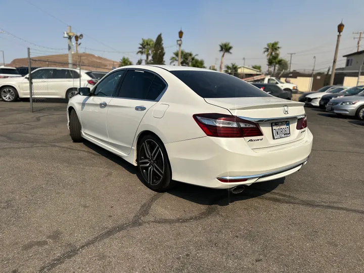 WHITE, 2017 HONDA ACCORD Image 3