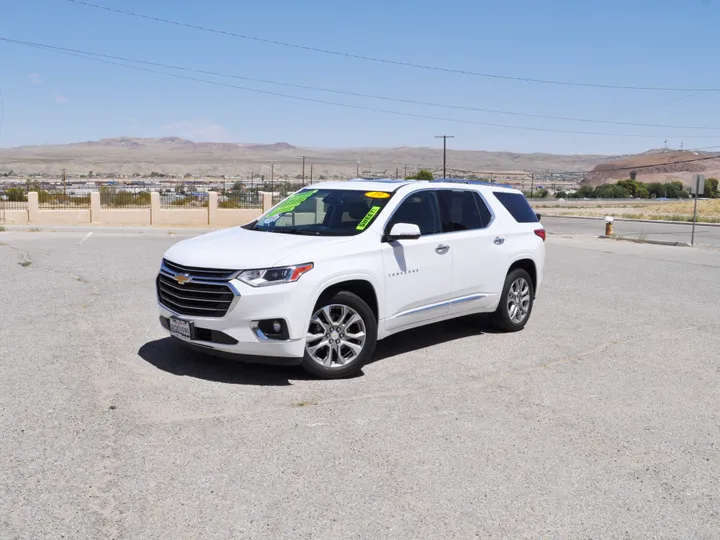 WHITE, 2019 CHEVROLET TRAVERSE Image 3