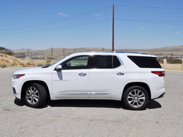 WHITE, 2019 CHEVROLET TRAVERSE Image 4