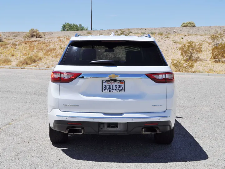 WHITE, 2019 CHEVROLET TRAVERSE Image 6