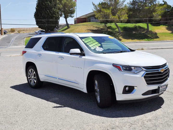 WHITE, 2019 CHEVROLET TRAVERSE Image 9