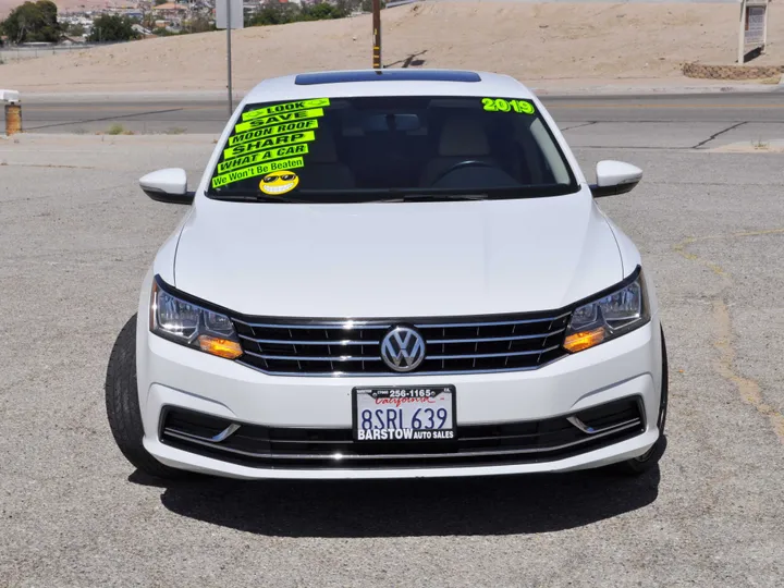 WHITE, 2019 VOLKSWAGEN PASSAT Image 2