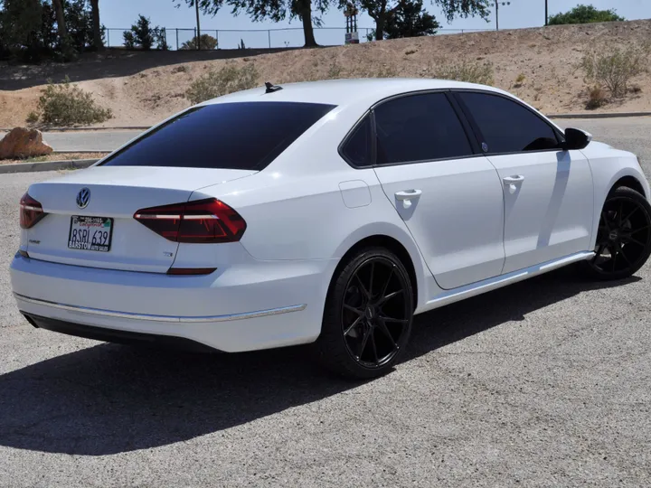 WHITE, 2019 VOLKSWAGEN PASSAT Image 7