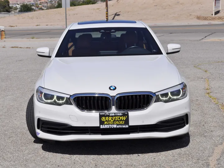 WHITE, 2019 BMW 5 SERIES Image 2