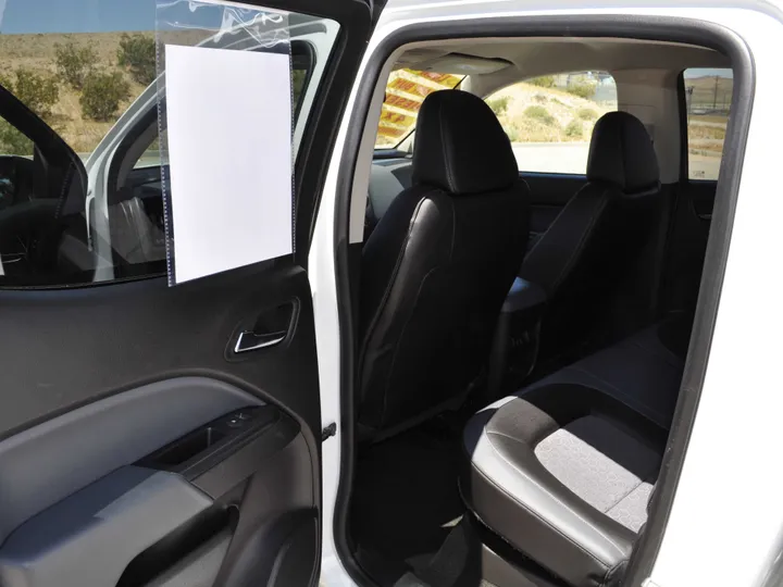 WHITE, 2016 CHEVROLET COLORADO CREW CAB Image 21