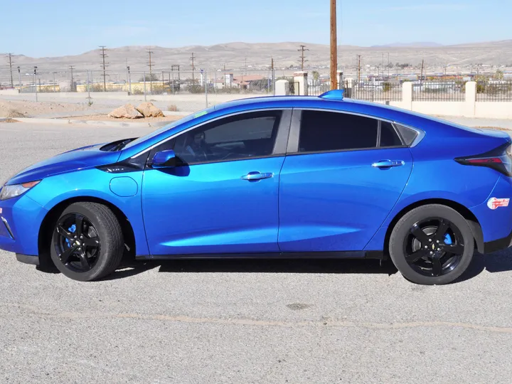 BLUE, 2018 CHEVROLET VOLT Image 4