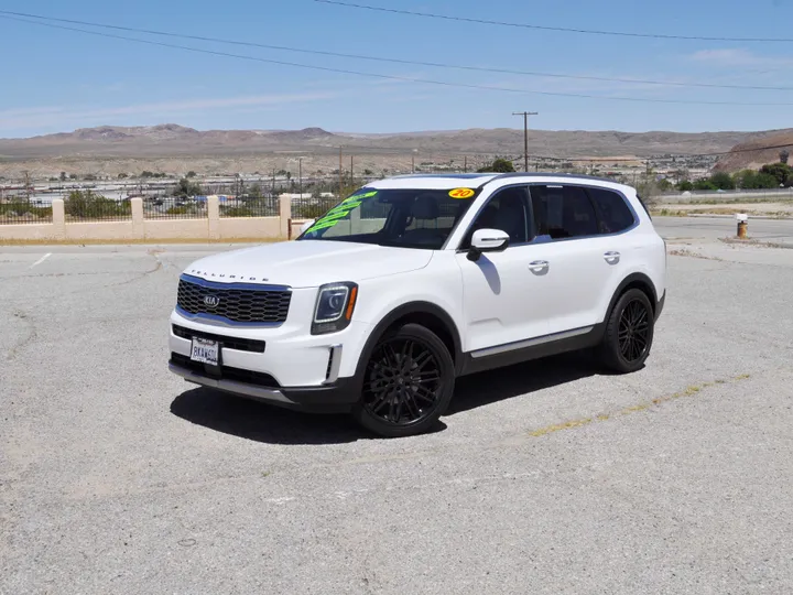 WHITE, 2020 KIA TELLURIDE Image 3