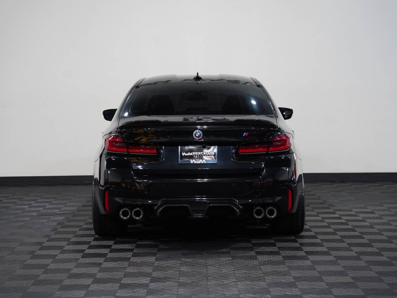 BLACK SAPPHIRE METALLIC, 2021 BMW M5 Image 7