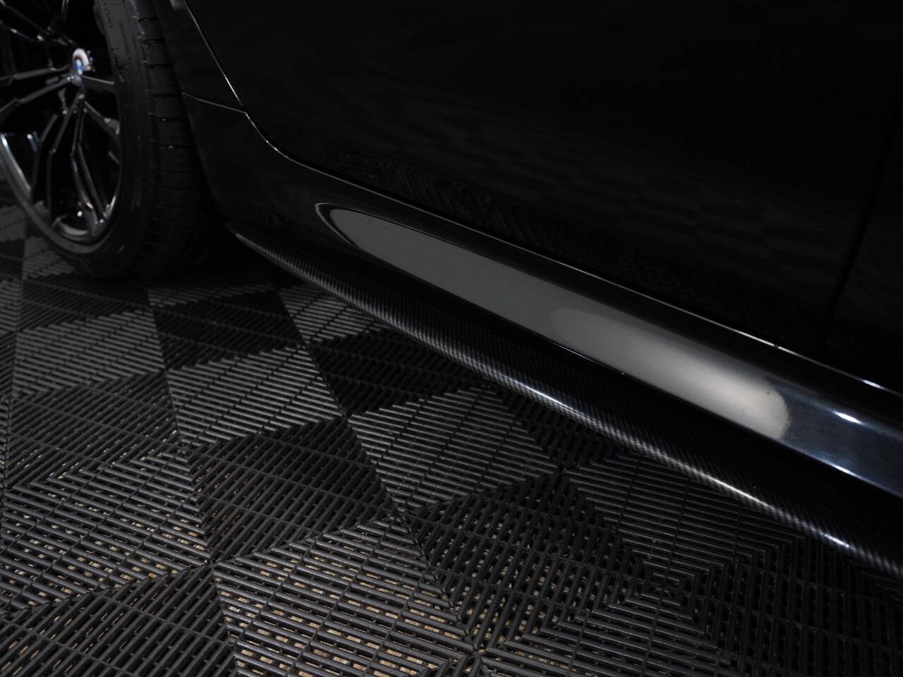BLACK SAPPHIRE METALLIC, 2021 BMW M5 Image 16