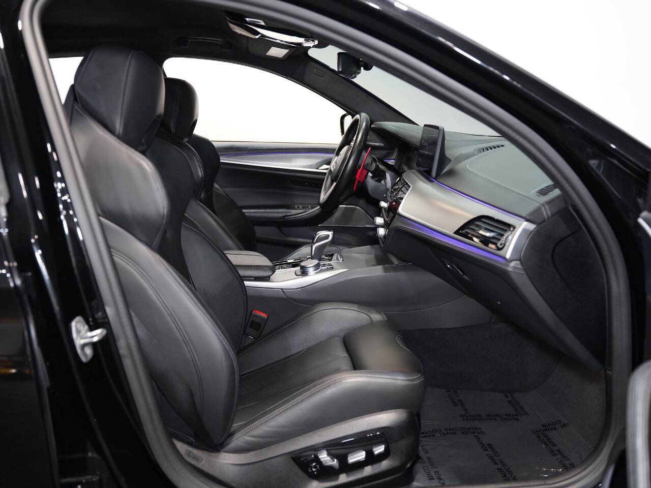 BLACK SAPPHIRE METALLIC, 2021 BMW M5 Image 39