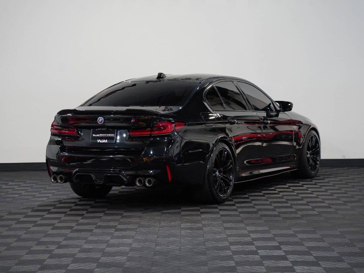 BLACK SAPPHIRE METALLIC, 2021 BMW M5 Image 6
