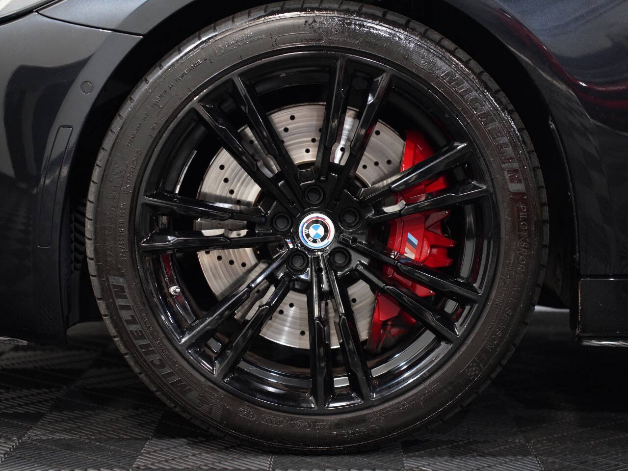BLACK SAPPHIRE METALLIC, 2021 BMW M5 Image 65