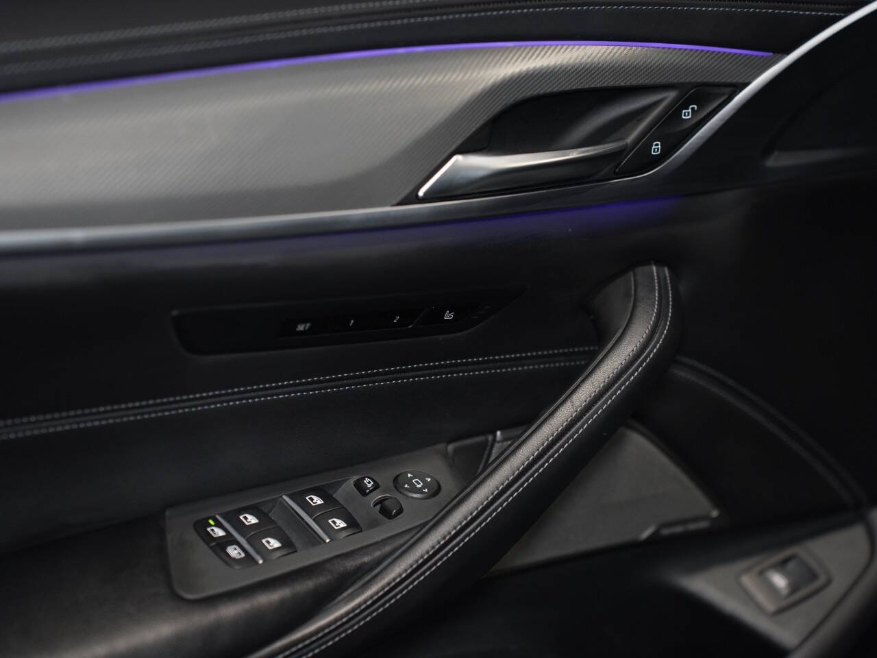 BLACK SAPPHIRE METALLIC, 2021 BMW M5 Image 26
