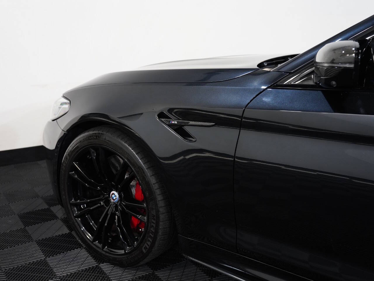 BLACK SAPPHIRE METALLIC, 2021 BMW M5 Image 24
